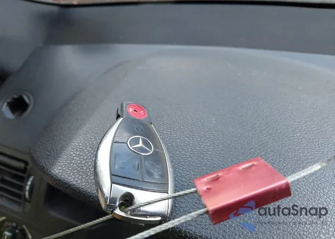 2008 Mercedes-Benz C 300 Luxury/Sport z USA, uszkodzony, nr VIN WDDGF54X78R016355